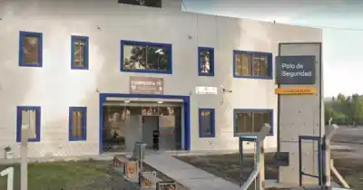 Simularon interés en la ropa para robar diez prendas: la Policía busca a dos mujeres