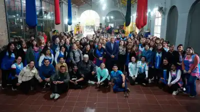 El emotivo encuentro que reunió a docentes de jardines de infantes en La Banda