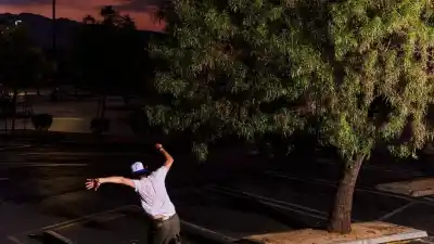 El estacionamiento de Costco que se convirtió en un santuario secreto para skaters de mediana edad