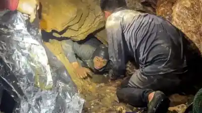 Atrapados 10 días en una cueva inundada: el dramático rescate que conmocionó al mundo