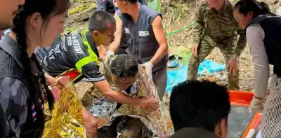Buscaban oro en una cueva y quedaron atrapados: ahora los buzos se juegan la vida en un pasadizo infernal