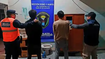 Dos jóvenes detenidos en Pampa de los Guanacos: lo que vendían entre vecinos dejó helada a la policía