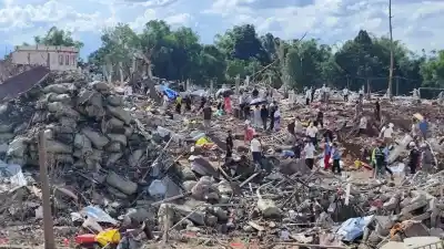 Explosión en el norte de Birmania: lo que encontraron entre los escombros heló a los rescatistas
