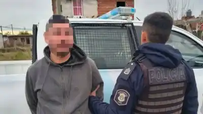 Llegó gritando a la casa de su ex y lo que hizo después dejó helados a todos