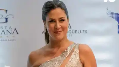 La noche que Daniela Ballester volvió a brillar: el vestido que usó y el emotivo reencuentro