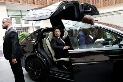 La patente de Tesla que podría convertir el techo de tu auto en un aliado contra el calor