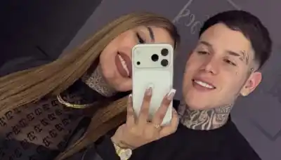 Tamara Báez compartió una foto desde la cama con Thiago y un detalle íntimo desató la locura
