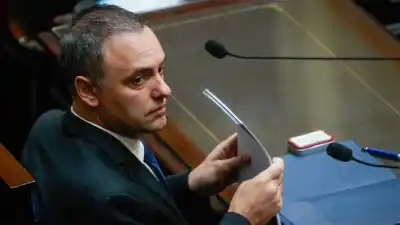 Se comprometió a mostrar sus bienes pero ya pasó la fecha: el misterio que envuelve a un funcionario clave