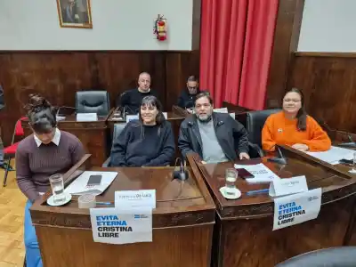 El Concejo aprobó la interpelación y el bloque sabbatellista salió a desmentir un rumor sobre el intendente Ghi