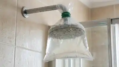 El molesto problema de la ducha que se soluciona con un producto de cocina
