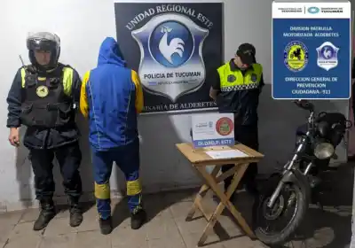 Huyó de la policía, se trenzó a golpes y de su campera cayó algo que lo complicó
