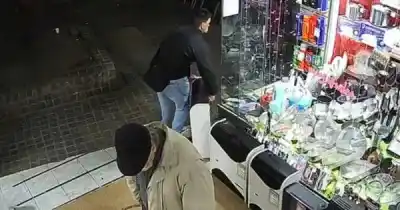 Robó una estufa en pleno centro y las cámaras captaron todo: la maniobra en dos actos