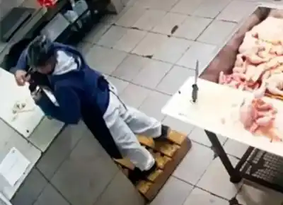 Discutió con un compañero y lo que hizo después quedó filmado: el insólito detalle que pocos notaron