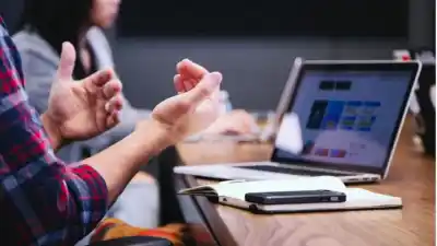 Usan inteligencia artificial como psicólogo virtual: la confesión de los jóvenes que preocupa a los especialistas