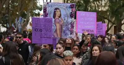 La generación que nació con Ni Una Menos: marchan y revelan lo que las escuelas callan