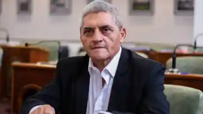 Le tocó la cola a una compañera en la oficina y ahora deberá pagar una fortuna