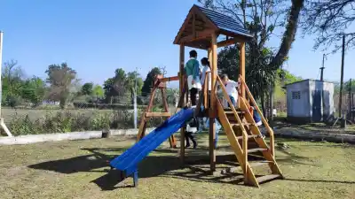 El Churqui: Mangrullo de madera y juegos didácticos para la Escuela Randeras Argentinas