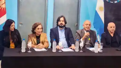 Firmaron un convenio clave para que los jóvenes estudien Enfermería sin irse de su ciudad