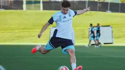 La molestia que frenó a Julián Álvarez en la Selección y el tratamiento que le harán