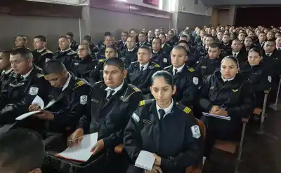 Lo que enseñaron a policías y cadetes en Jujuy para proteger a los chicos del grooming