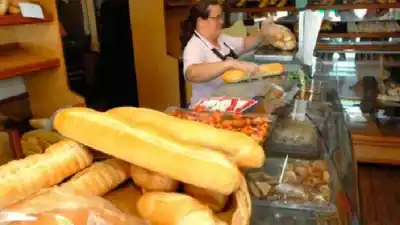 La crisis del pan en Tucumán: 32 panaderías cerraron y el kilo sube hasta $4.000