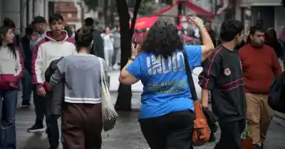 Las huellas del Indio Solari en las calles de Rosario y una misa ricotera a las seis de la tarde en el Monumento