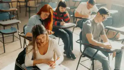 ¿En qué mes nacen las universitarias con mejores notas? Un estudio lo revela