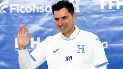 El DT de Honduras lanzó un mensaje que inquieta a la Selección argentina