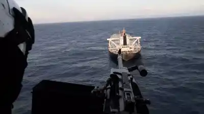 Estados Unidos atacó radares iraníes en el estrecho de Ormuz y derribó cuatro drones