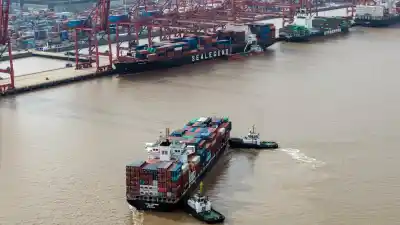 Pekín levanta un muro económico: las nuevas reglas que ponen en jaque a las empresas chinas en el exterior