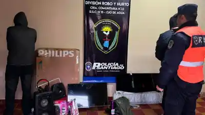 Allanaron el barrio Apache y lo que encontraron en las casas sorprendió a la policía