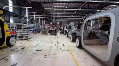 Así son los minibuses sin conductor que ya circulan en China y podrían llegar a un parque industrial argentino
