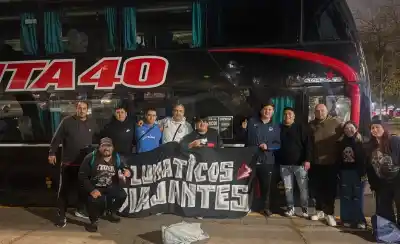 Emoción en la ruta: 50 tucumanos viajan para decirle adiós al Indio Solari