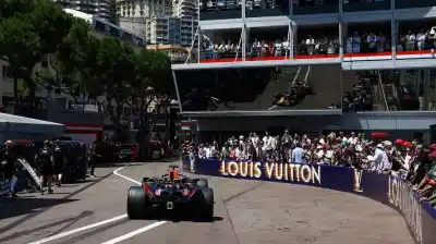 Insólito abandono de Verstappen en Mónaco: el motor lo dejó clavado en la largada