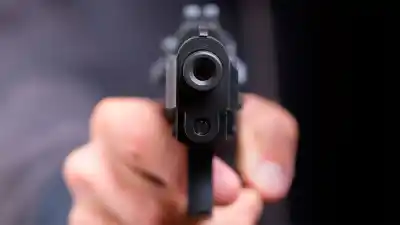 Revolvía residuos en la calle y un disparo desde una camioneta lo dejó herido