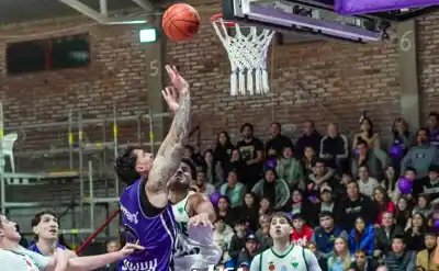 Esta noche, El Carmen Básquet define su destino en los playoffs
