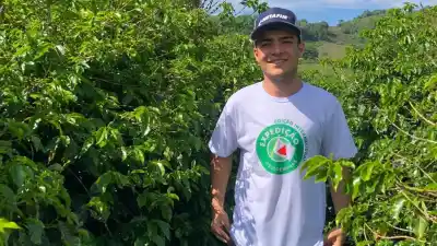 De Brasil a Tafí Viejo: el joven de 19 años que sueña con su propia plantación de café