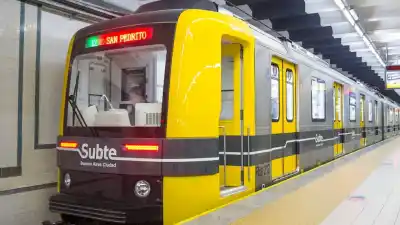 Tras casi cinco meses de obras, reabrió una estación del subte A y esto es lo que encontraron los pasajeros