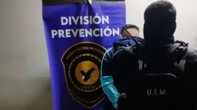 Activó el botón antipánico y la policía encontró a su expareja donde no debía estar