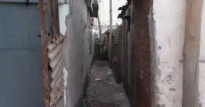 Le exigieron que se fuera de su casa, se negó, y lo ejecutaron de dos tiros: el detenido tiene 18 años