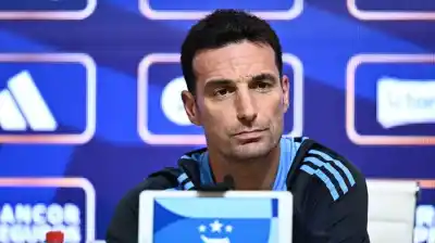 Scaloni habló sobre el estado de Dibu Martínez, Paredes y Julián Álvarez: ¿estarán todos para el debut mundialista?