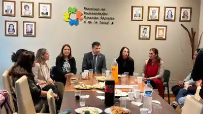 Desayuno secreto en la UNSE: lo que las autoridades dijeron a los periodistas en el Día del Periodista