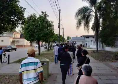 Largas Filas en el Hospital de Monteros: Más de una hora y media por un turno
