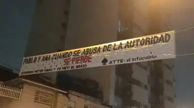 Colgó un pasacalles con amenazas en la puerta de su escuela y firmó como ‘El Intocable’