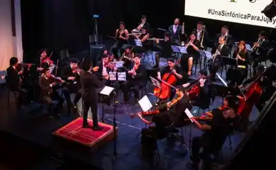 Viernes de lujo en el Teatro Mitre: la Sinfónica de Jujuy arranca su nueva temporada con una cantante local