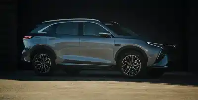 Otra marca china desembarca en Argentina con un SUV híbrido para 7 pasajeros