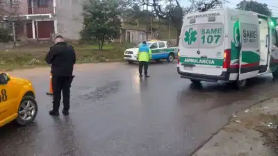 En un cruce de la capital jujeña: un remis la embistió y terminó hospitalizada