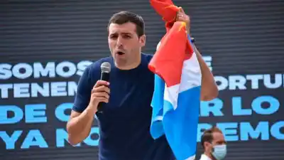 Facundo Pérez Carletti lanzó su candidatura a intendente de la Capital y apuntó contra el oficialismo: “Están relajados porque creen que no se irán nunca del poder”