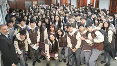 Estudiantes de La Banda recorrieron el Palacio de Tribunales: lo que vieron adentro los dejó sin palabras