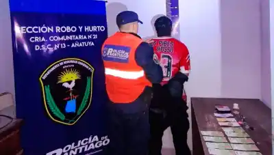 Dejó su mochila en la moto por un instante y al volver ya no estaba: lo que recuperó la policía